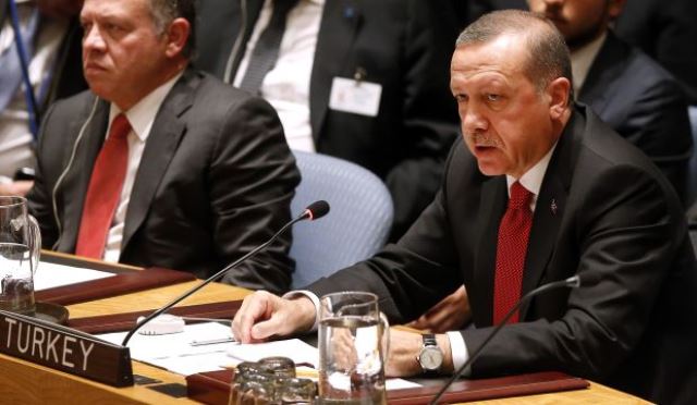 اردوغان درباره مشارکت ترکیه در حملات علیه داعش با کابینه به بحث می پردازد