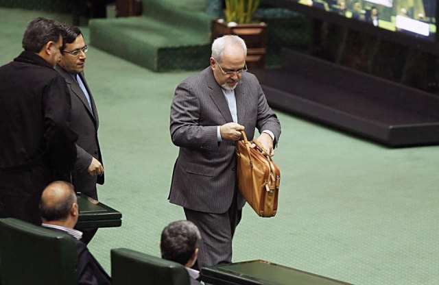 حضور وزیر خارجه ایران در مجلس برای پاسخگویی درباره تمدید مذاکرات