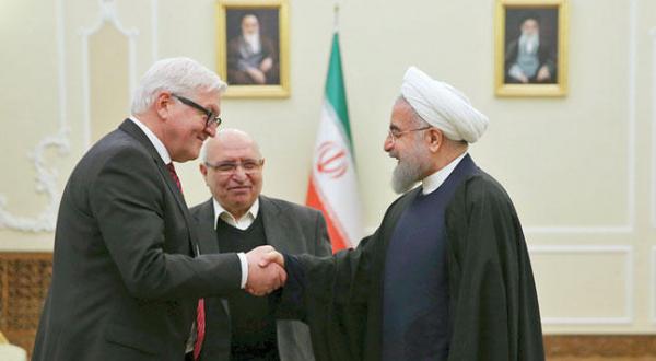 حسن روحانی رئیس جمهور ایران هنگام دیدار با فرانک والتر اشتاین مایر وزیر خارجه آلمان – عکس از رویترز