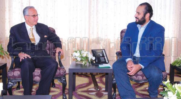 جانشین ولیعهد سعودی هنگام دیدار با مجموعه 6 فلاگز – عکس از بندر الجلعود