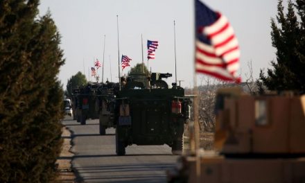 واشنگتن با نگه داشتن نیروهای آمریکایی در سوریه برای جنگ علنی آماده می شود