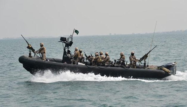 انهدام دو قایق تهاجمی حوثی ها توسط نیروی دریایی سعودی