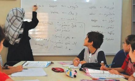 آموزش زبان عربی و ایجاد دو دستگی در محافل فرهنگی و سیاسی فرانسه