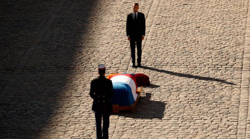 تشییع جنازه رسمی آزناوور با حضور سه تن از روسای جمهور فرانسه 