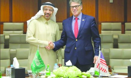 تأکید وزیر انرژی سعودی به همتای آمریکایی اش بر اهمیت ثبات بازارهای نفت