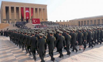 افزایش دستگیری عناصر ارتش در ترکیه به بهانه ارتباط با «گولن»