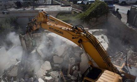 نیروهای اشغالگر منزل اسیر فلسطینی در رام الله را تخریب می‌کنند