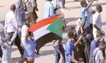 البشیر به رنج ملت اعتراف و معترضان را به دست‌نشاندگی متهم کرد