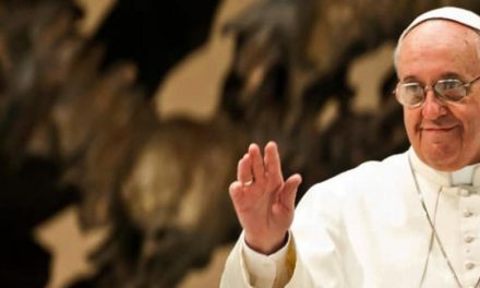 پاپ برای گشایش صفحه‌ای جدید در روابط ادیان به امارات سفر می‌کند